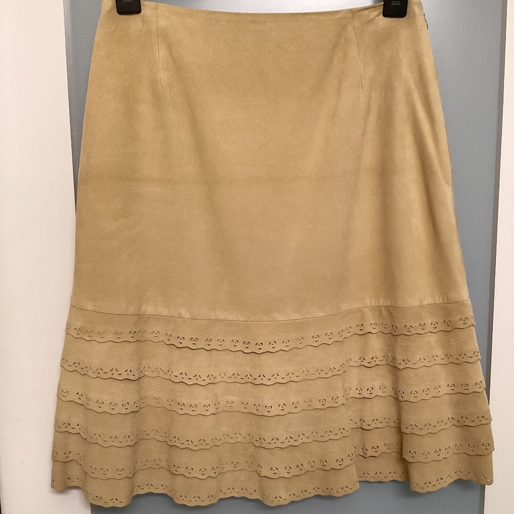 Carlisle suede skirt, size 4, Beige